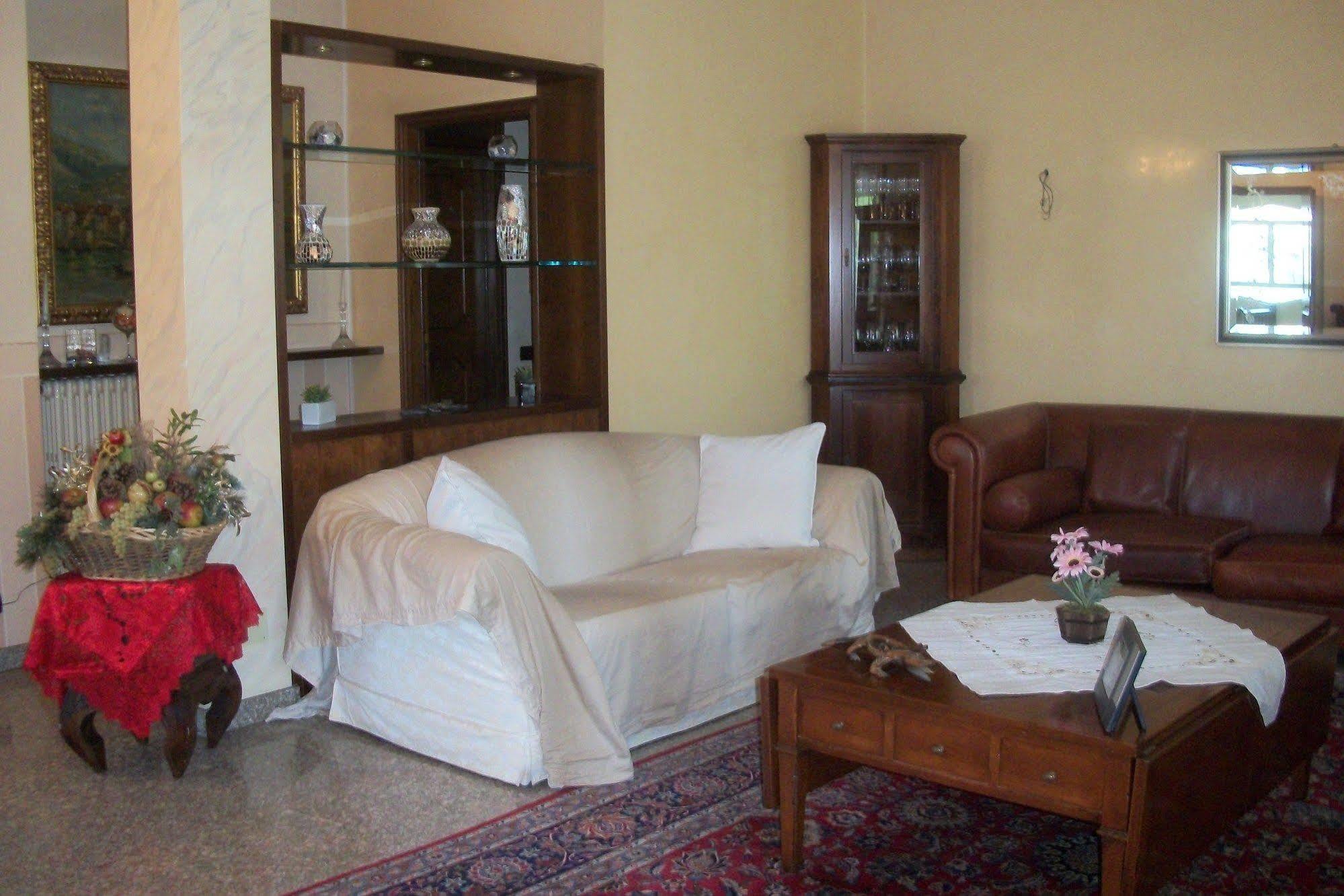 B&B Southitaly Busto Arsizio Exterior foto